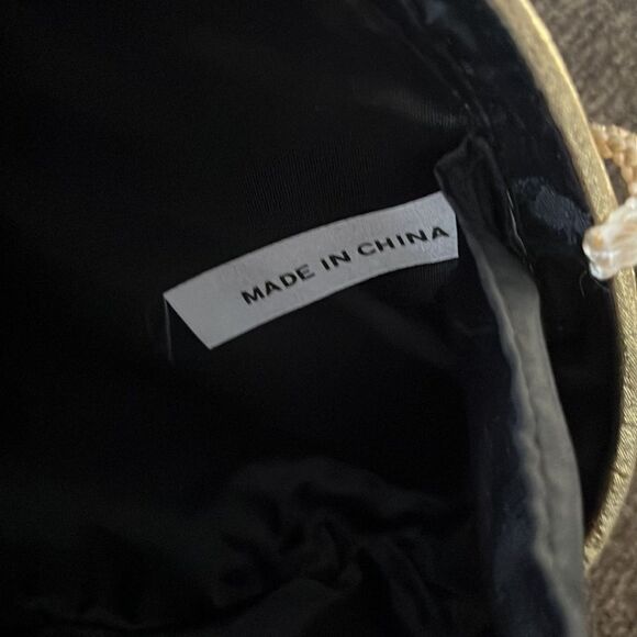 Gold Metallic Shell Clutch Mini Purse Snap Closure Crossbody Strap Black Inside - Picture 12 of 14